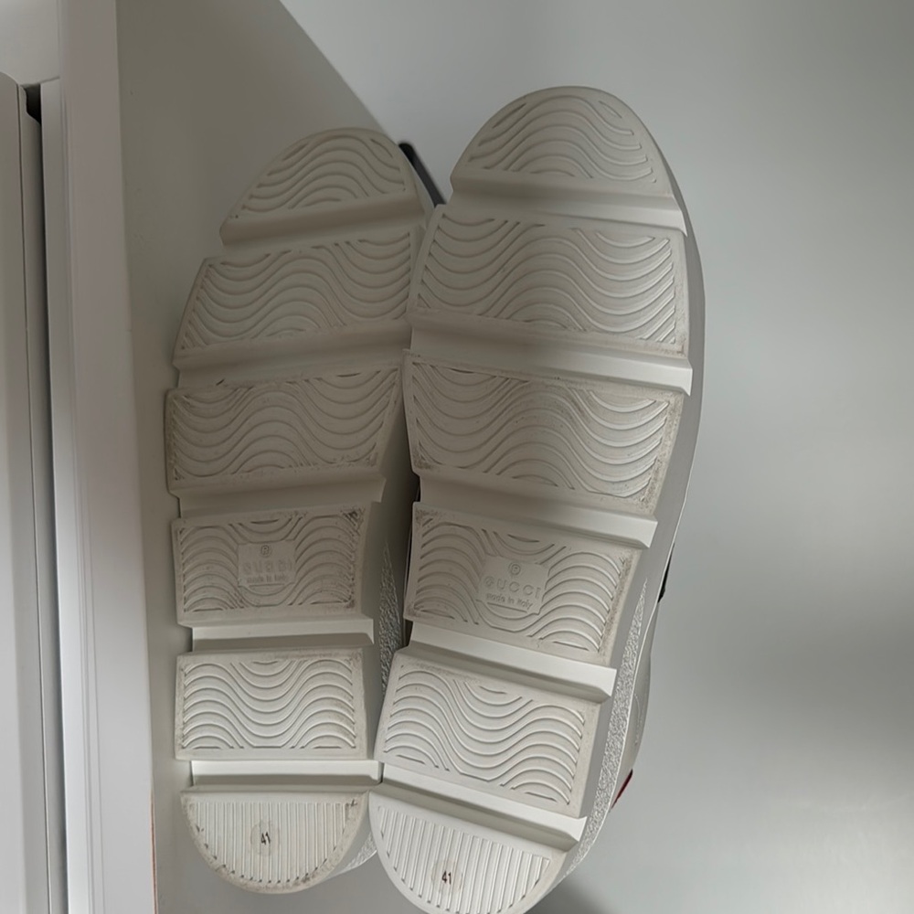 Gucci White Sneakers with Red and Green Accents - Picture 5 of 5